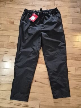 Brand new Helly Hansen women's size 2XL rain pants
